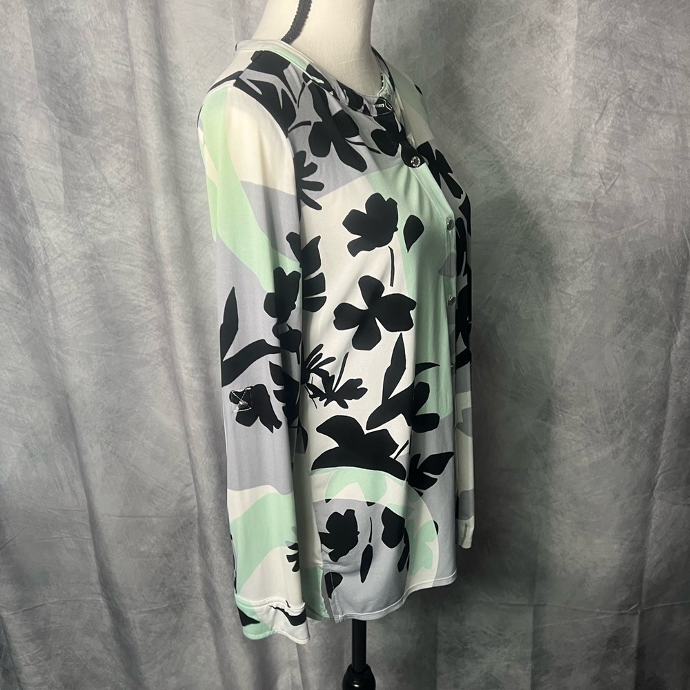 Dana Buchman Gray, Black, White and Mint Green Floral Print Button-Up Blouse - Picture 3 of 9